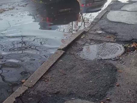 Нове озеро утворилось у дворі по вулиці Йорданській, 18-А