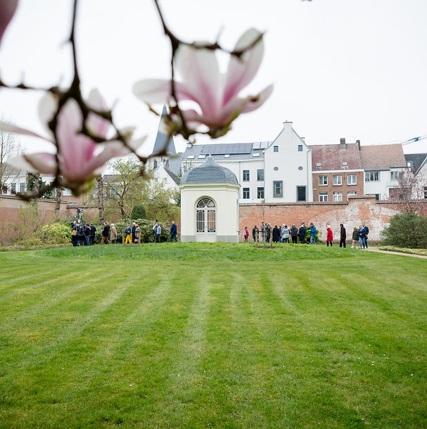 aartsbisschoppelijk paleis stilte tuin mechelen