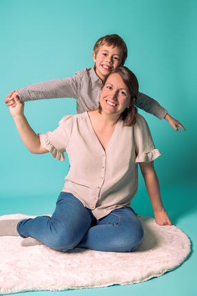 Séance photo famille réalisée par Miyoko Kells, photographe professionnelle à Notre-Dame-de-Gravenchon, en Seine-Maritime. Normandie.