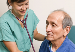 Moins de risque de mortalité pour les patients âgés traités par des médecins femmes