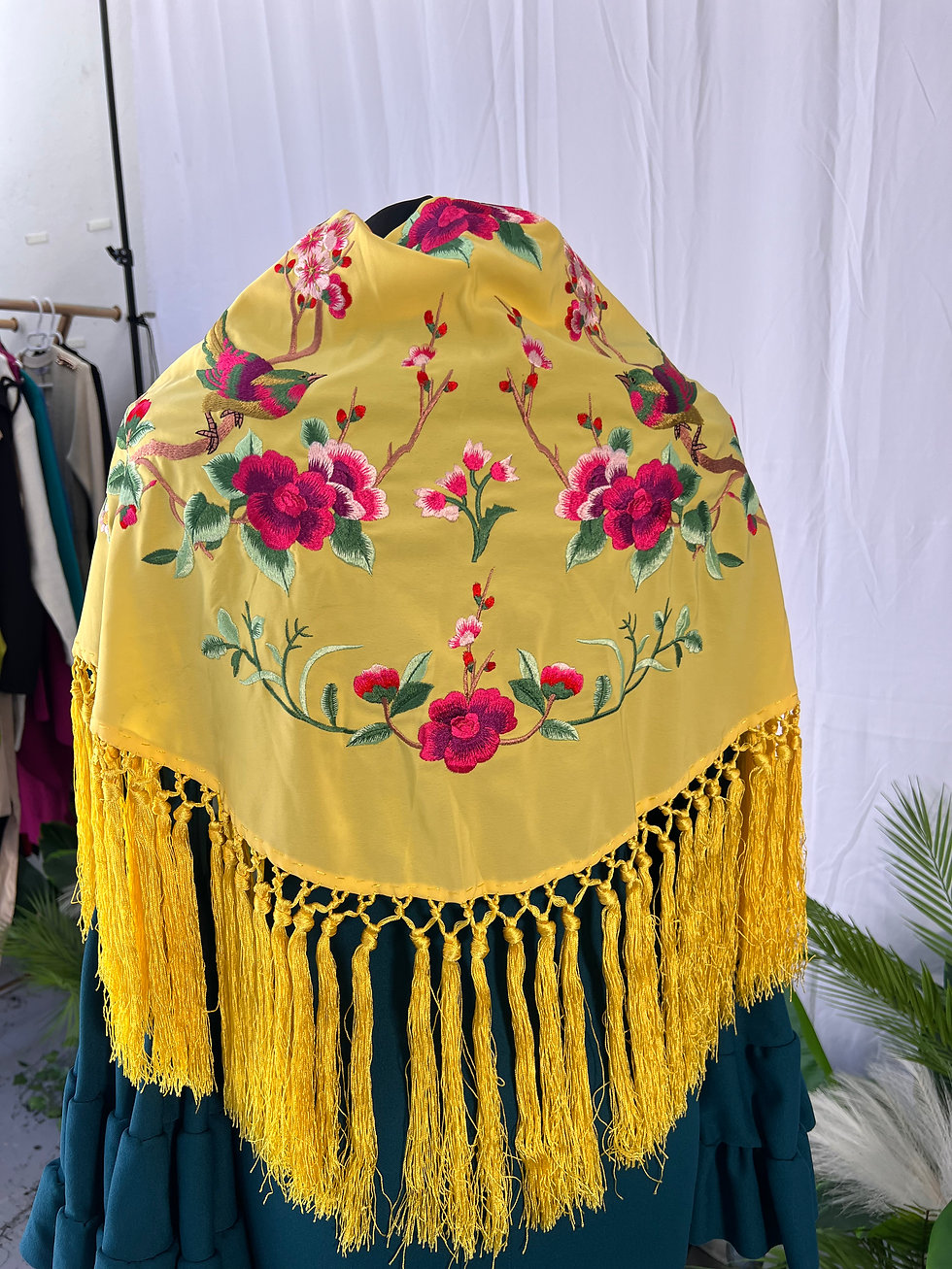 Mantoncillo amarillo paraíso