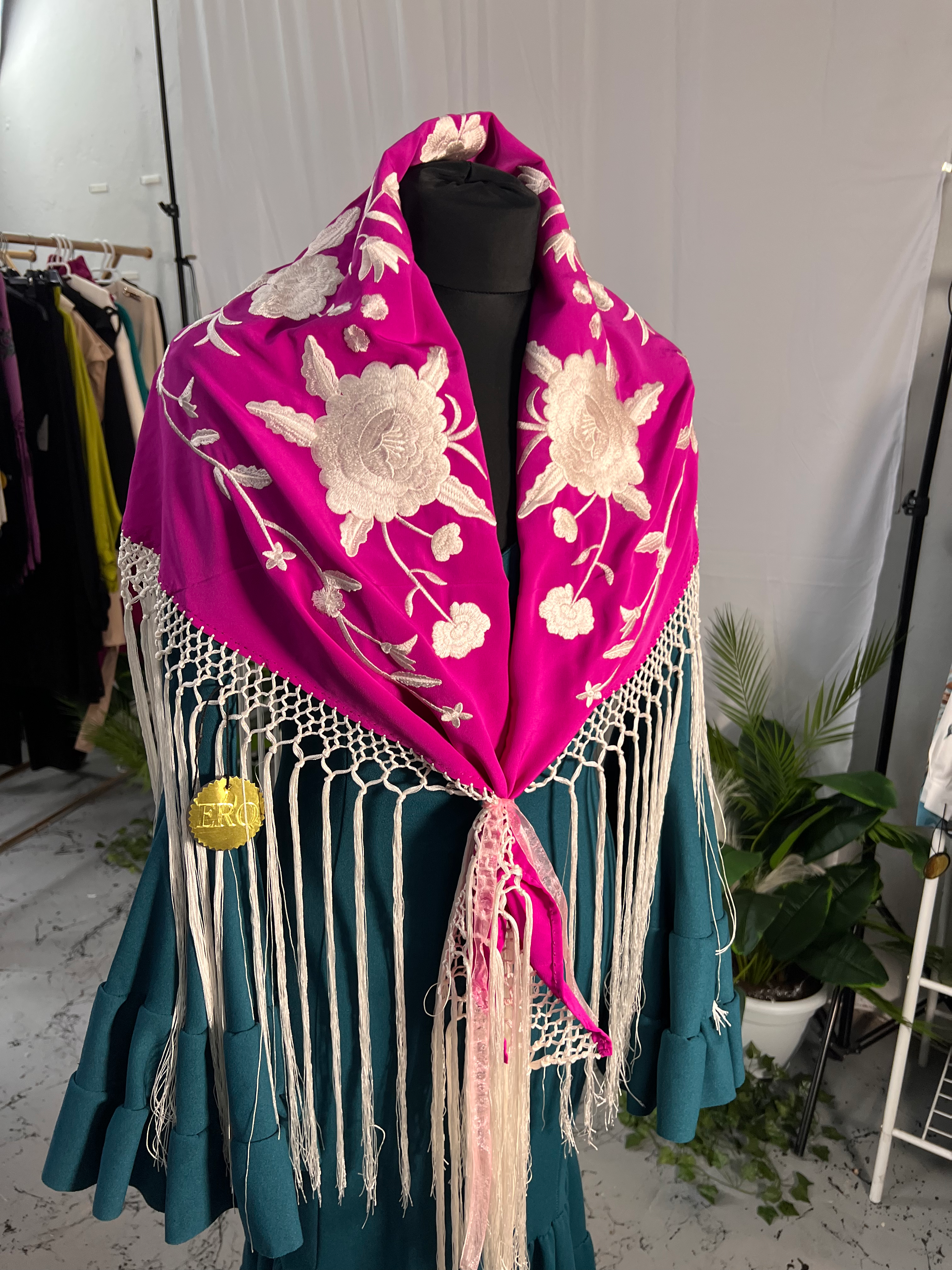 Mantoncillo buganvilla+ blanco roto perpetuao