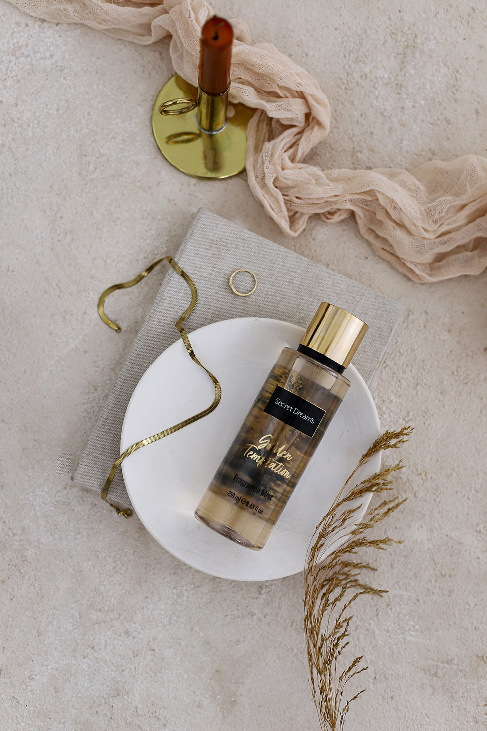 Golden Vücüt spreyi konsept çekim 1