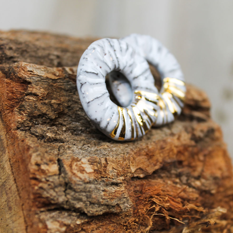 Miniaturbild: Eclipse Glow Gold Keramik Ohrringe