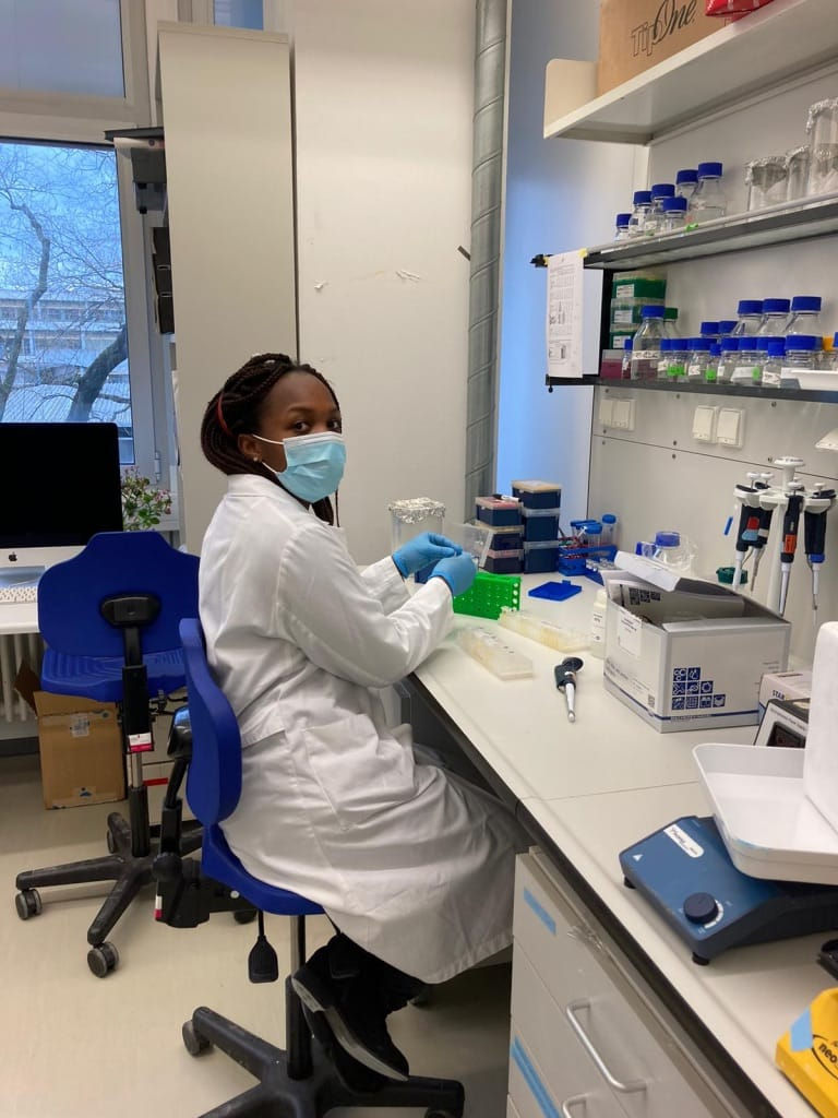 Professeure Tania Bishola Tshitenge : une scientifique congolaise engagée dans la lutte mondiale contre la résistance aux antimicrobiens