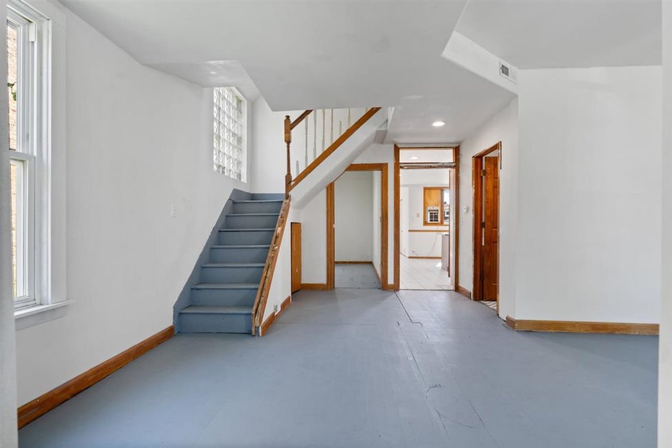 3323 N Hamlin Ave Chicago, IL 60618, Photo 3 of 34