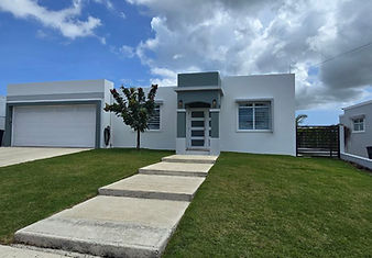 OPCIONADA– CASA ELEGANTE LOCALIZADA EN BO. CAIMITAL, AGUADILLA
