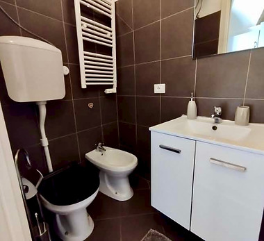 bagno-completo-monolocale-bordighera-alta