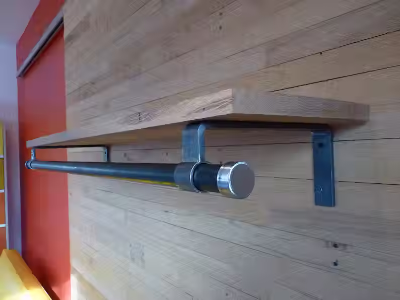 Closet Rod/Shelf Bracket D-series