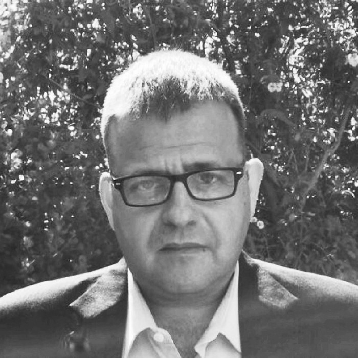 Avishai bw.jpg