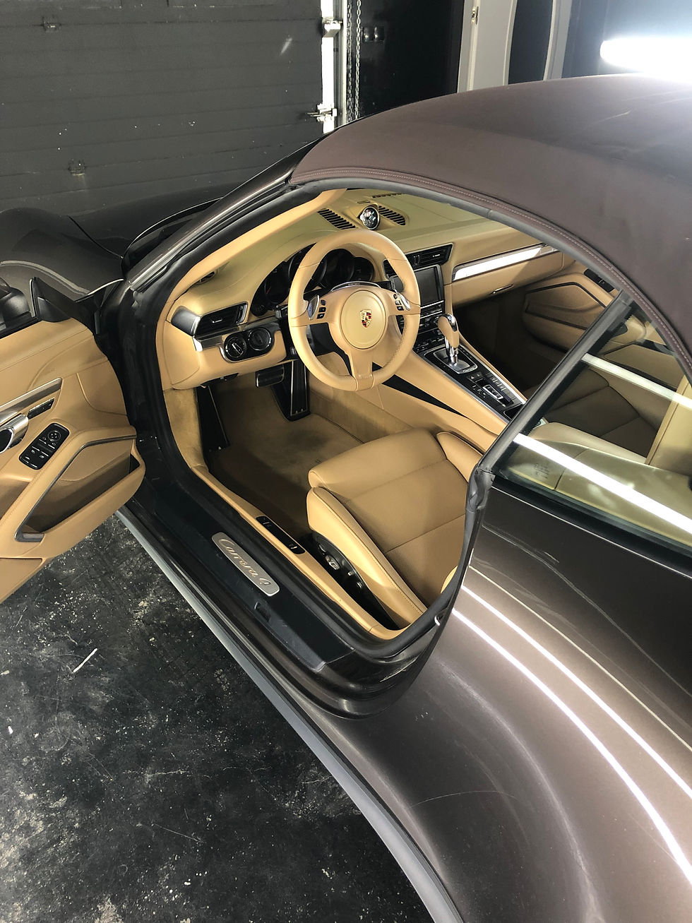 Carrera 4 S po renowacji wnętrza