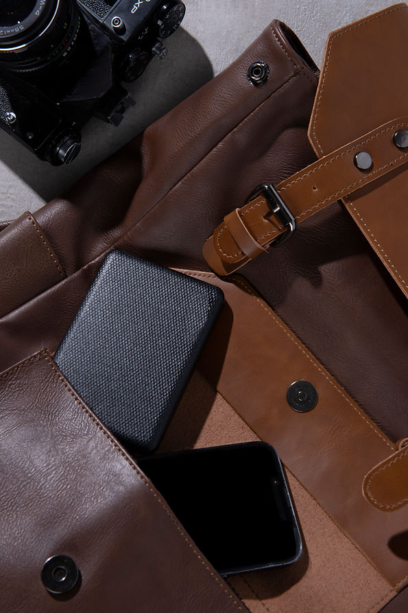 flat-lay-storage-devices-bed.jpg