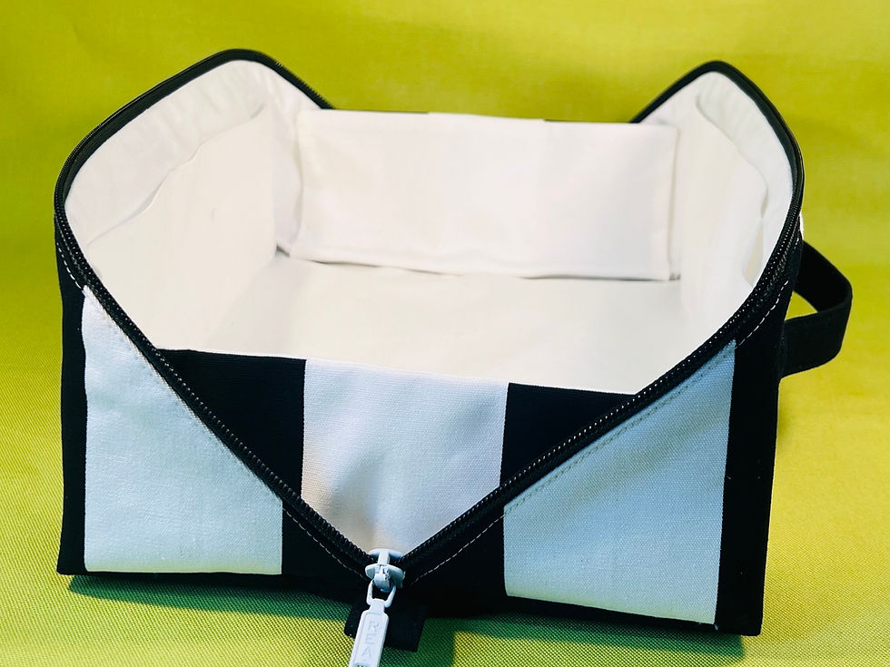 Miniaturbild: Necessaire Open Wide «Black and White»