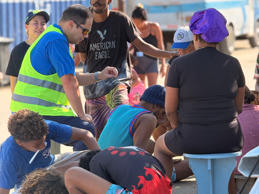 Dr. Luis Paz visita la Iglesia Las Acacias y se despliega en La Guaira para animar a la comunidad y al equipo médico