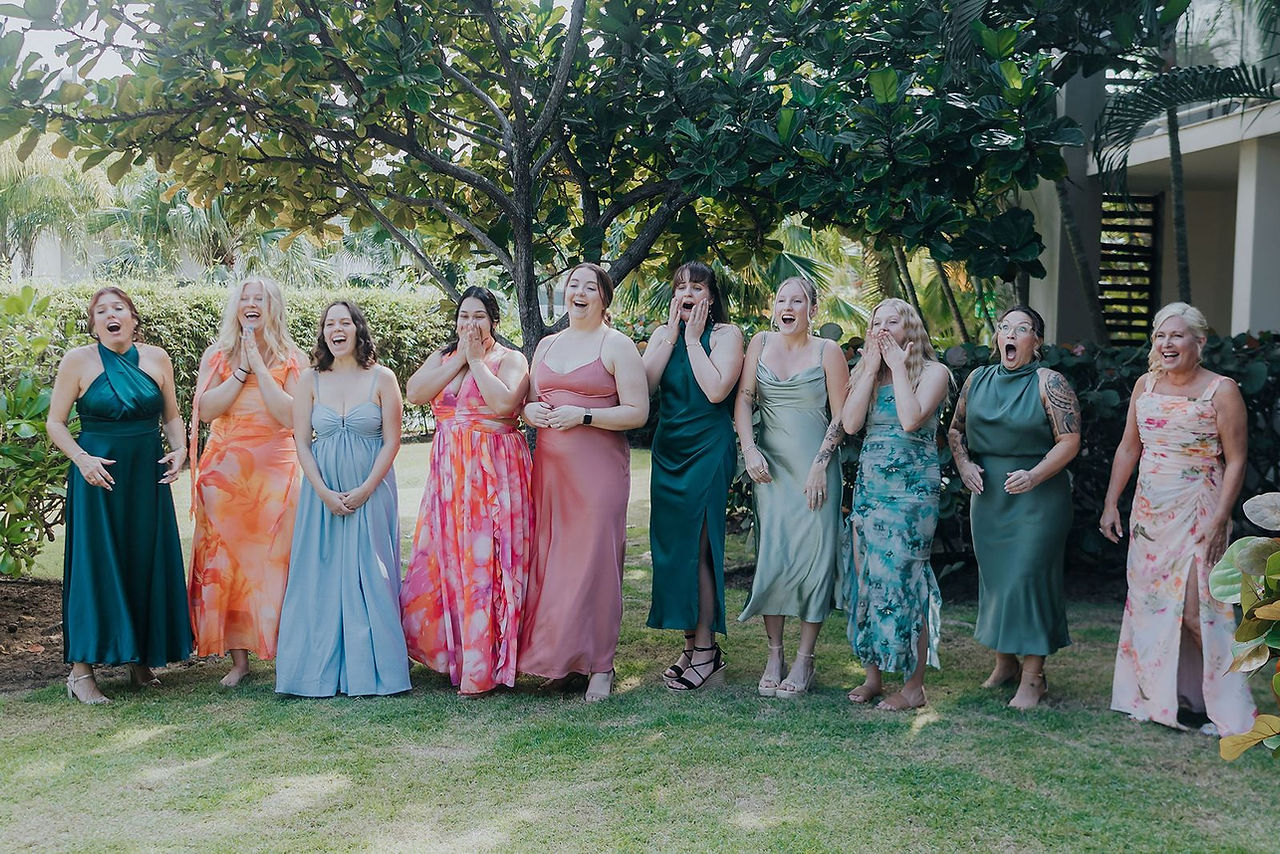 Friend's reaction to bridal reveal.