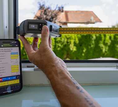 Montage von Insektenschutzsystemen für Fenster und Türen