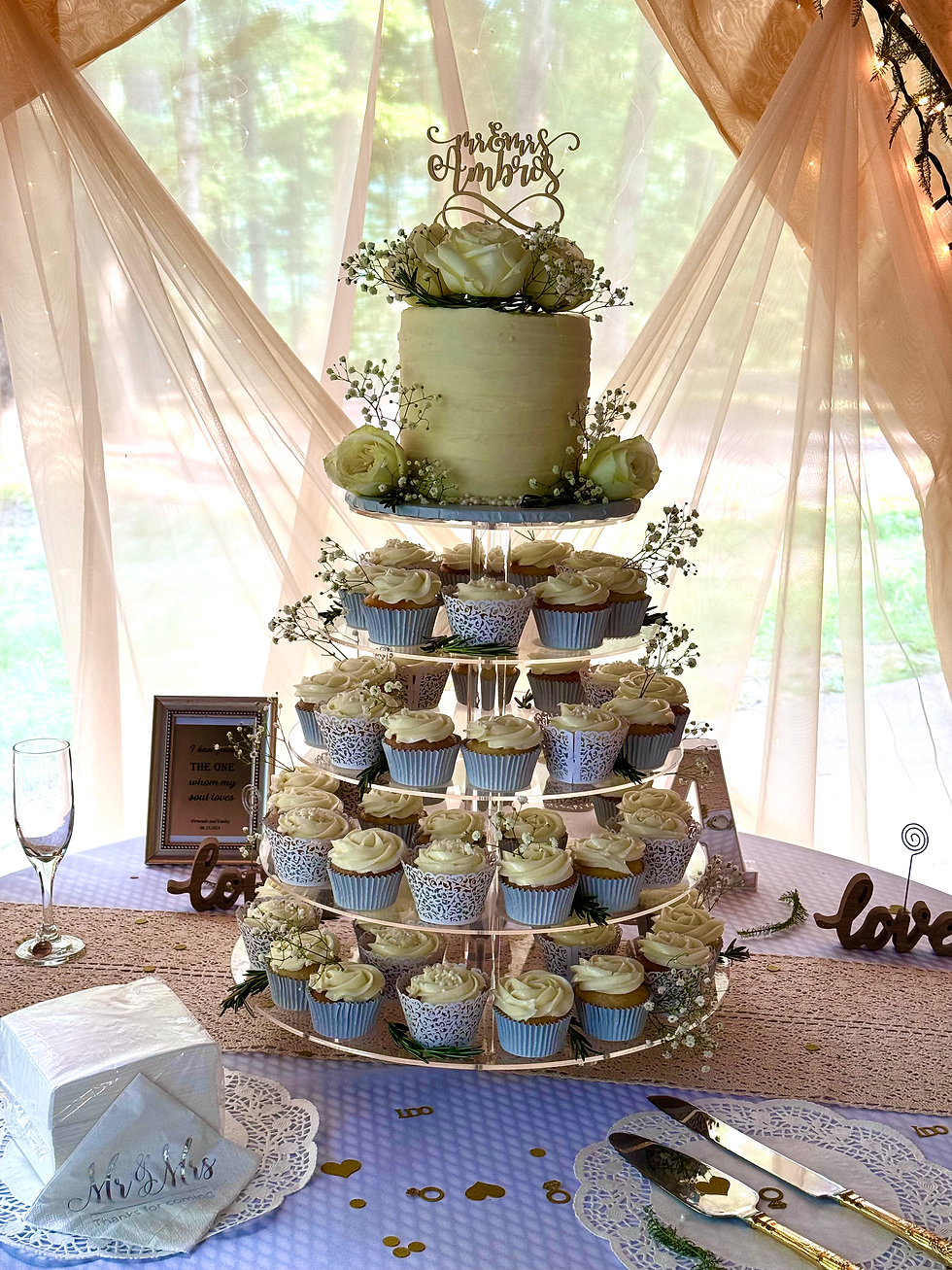 Beautiful Combination for an Outdoor Wedding