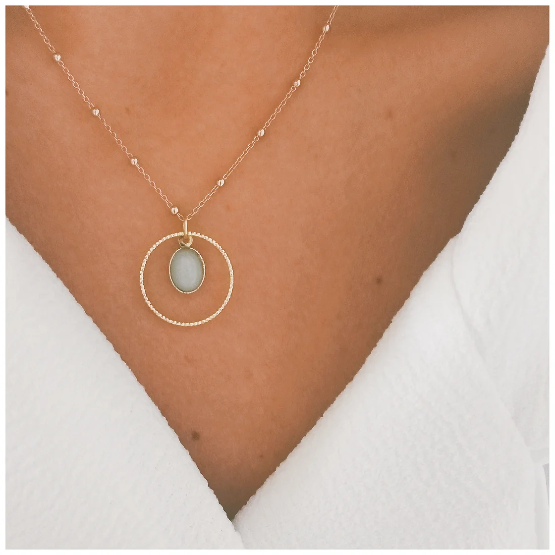 Collier en plaqué or avec une aventurine