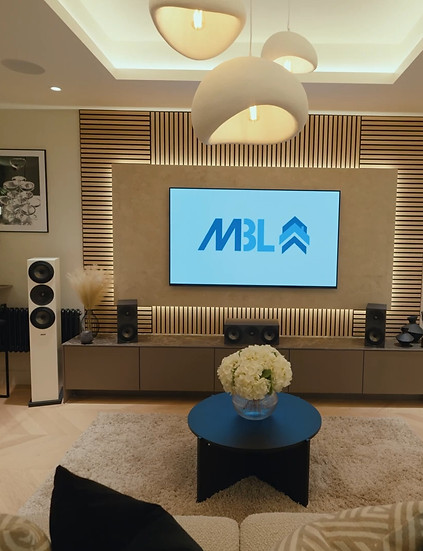 MBL Projects Showroom A Tour of High-End Smart Home Technology_1080p.mp4_snapshot_01.04.00