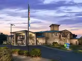 holiday-inn-express-and-suites-mckinleyville-3943203392-4x3.avif