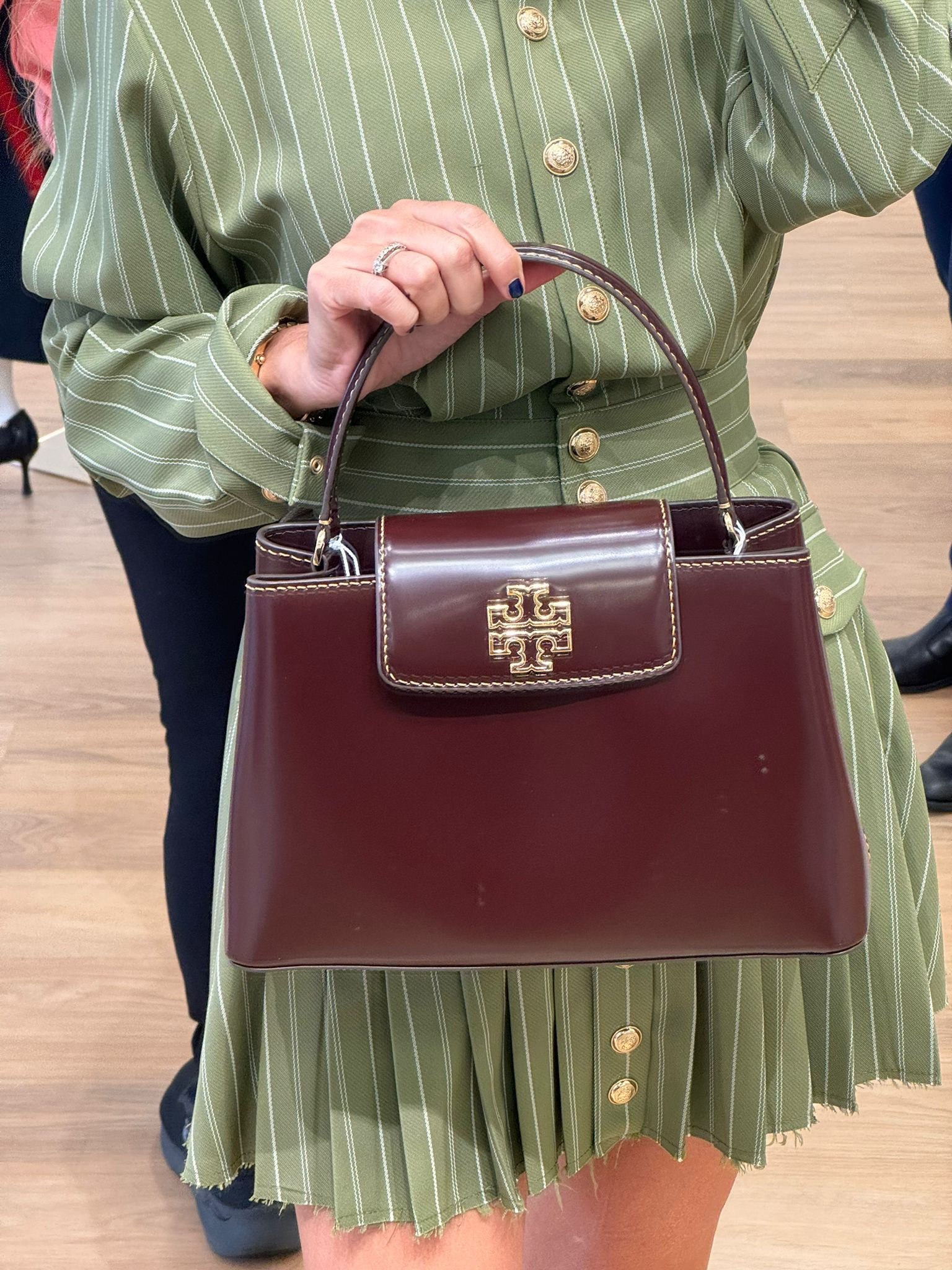 Tory Burch Britten Asa superior Charol Rojo Claret