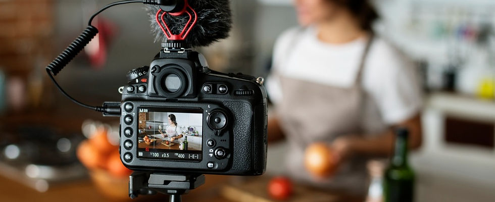 female-vlogger-recording-cooking-related-broadcast-at-home-picture-id928725028.jpg