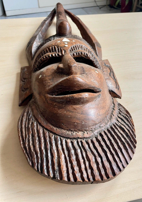 Miniature : Ancien masque africain avec incrustation taille dans le bois taille 51x19