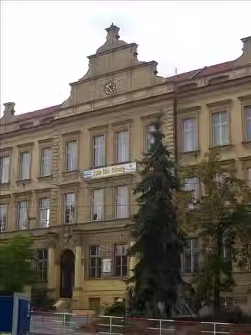 2121_bg.avif