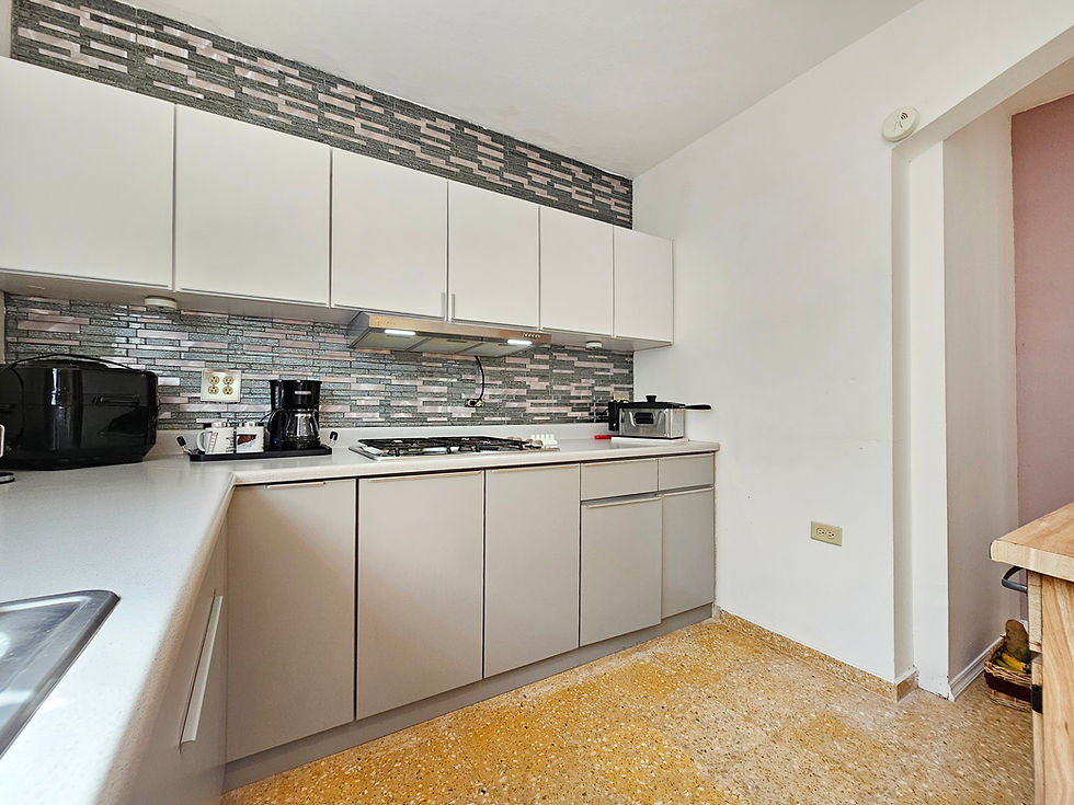 Thumbnail: Unifamiliar en Añasco- 5 habitaciones y 2 baños