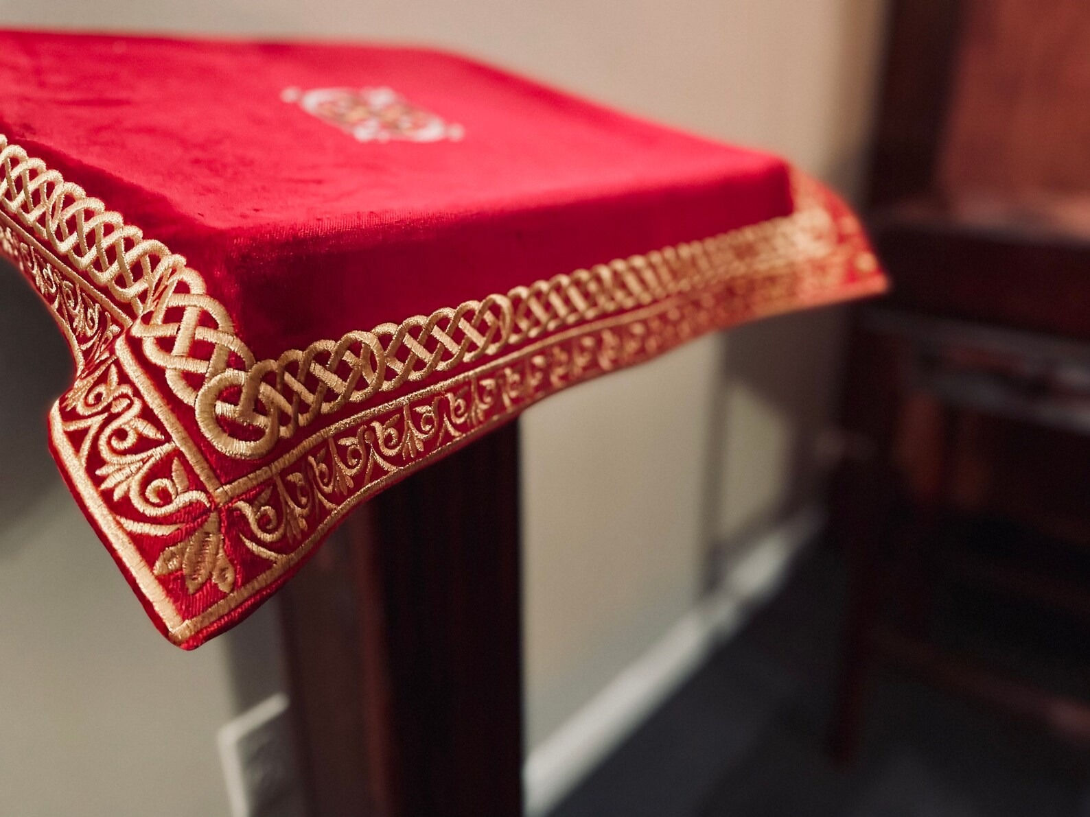 fully embroidered analogian cover