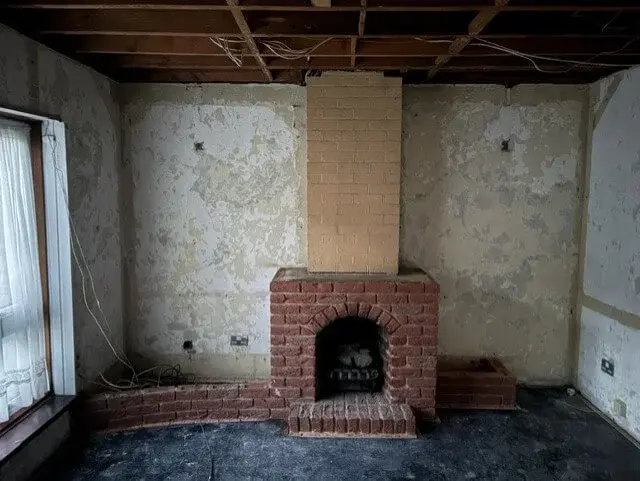 Safe removal of textured coating to walls and ceiling in residential property
