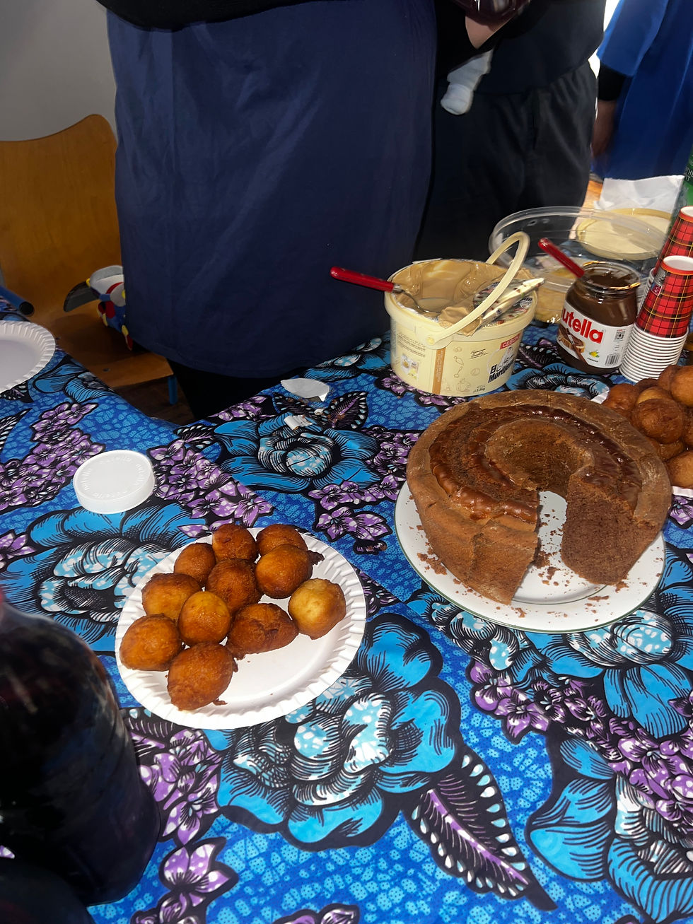 Buffet proposé par l'association Sourires de banlieue