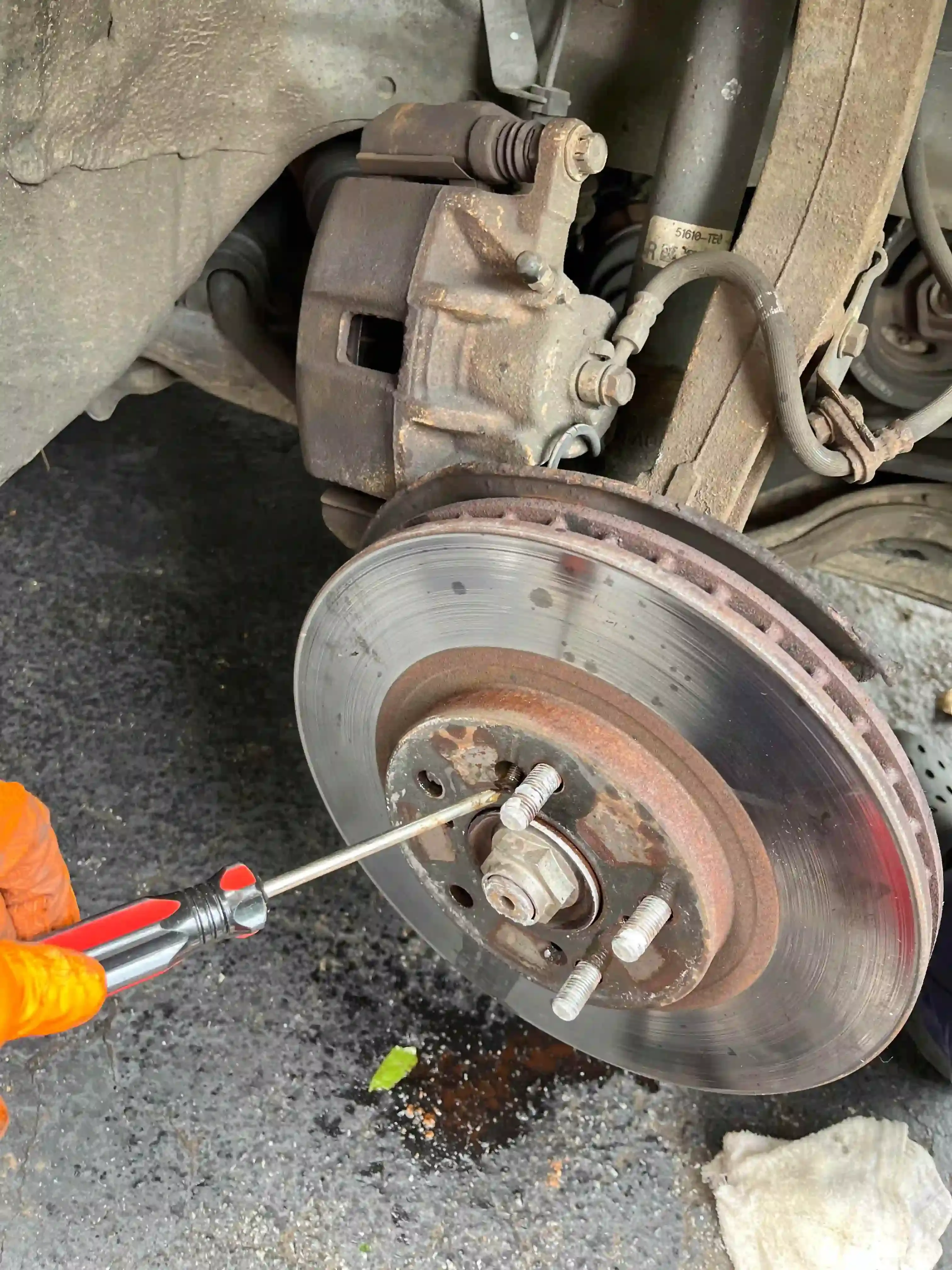 Wheel Stud Replacement Mobile Service