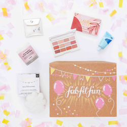 birthday-box-flatlay-flao21-9019