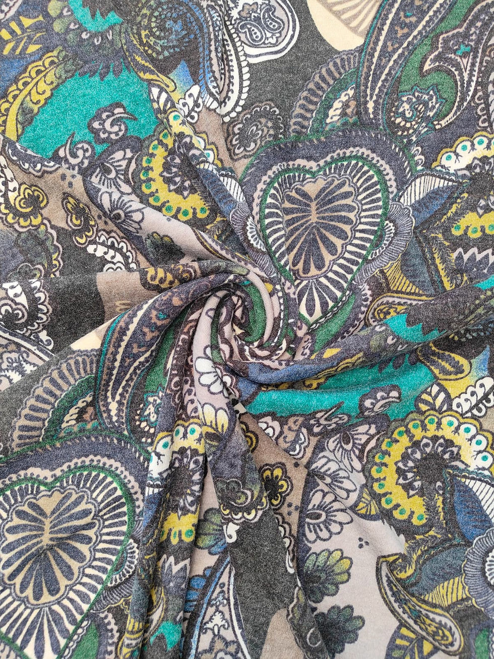Thumbnail: Geborstelde gebreide wolmix – Paisley print