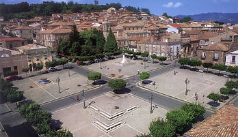 La-piazza-nella-sua-ampiezza.jpg
