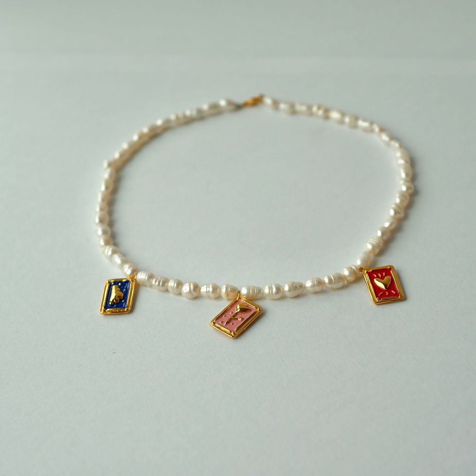 Thumbnail: Collier perles d'eau douce et 3 pendentifs en vermeil doré et émail, artisanat français, Marie Pompougnac joaillerie
