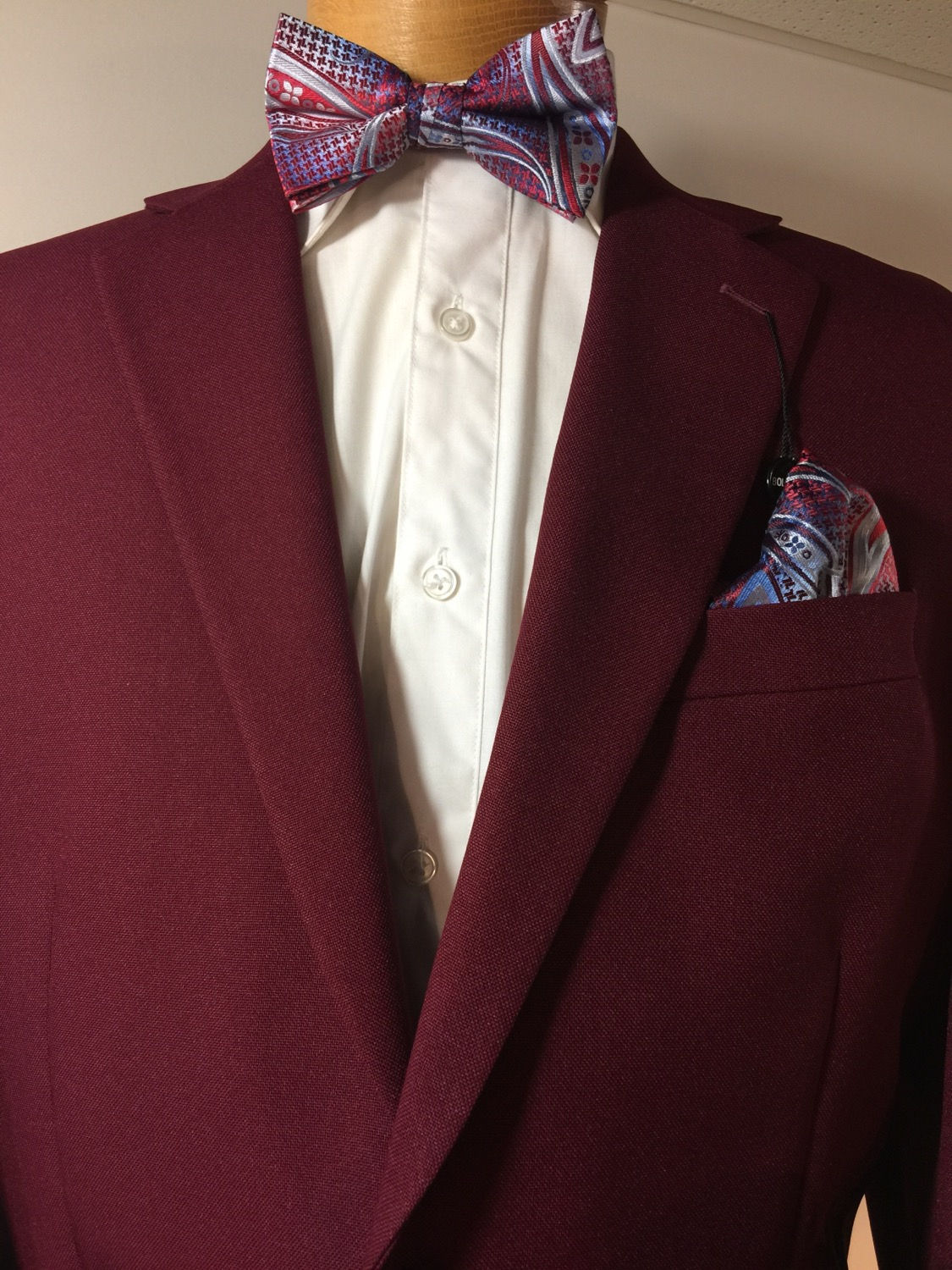 BOLZANO I J600312C CHARLES 2BUTTON CENTER VENT BLAZER I BURGANDY