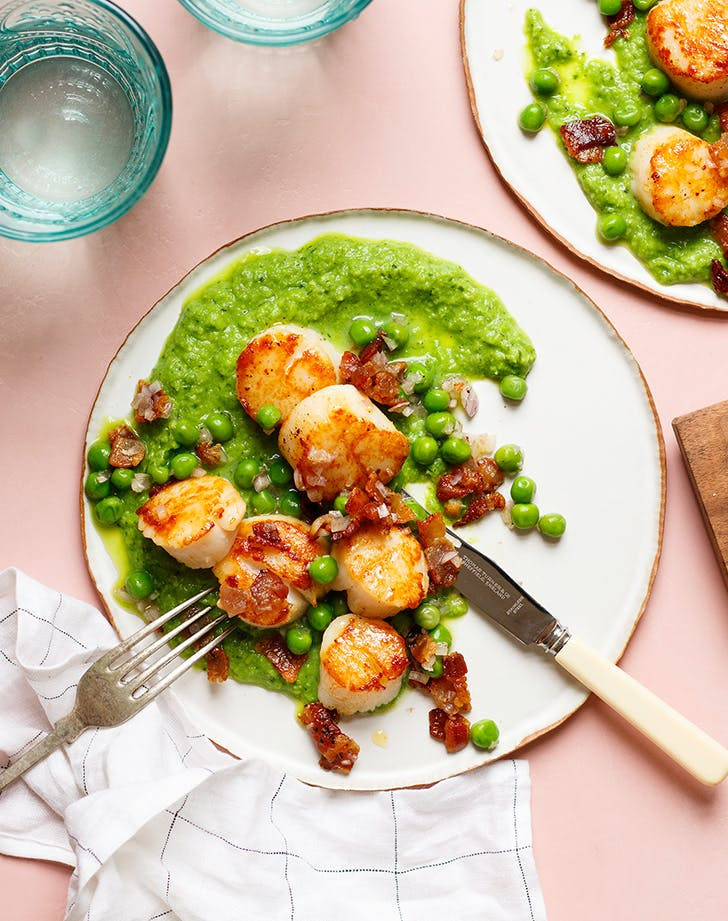 Alcoeur Apron's Seared Scallops with Green Peas, Mint, and Shallots