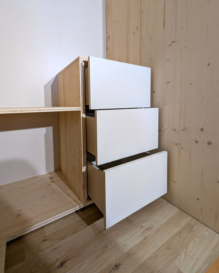 tiroirs; bois massif; sur mesure; coulisses push to open