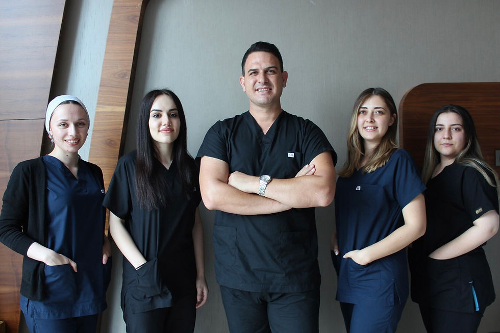 Vita Estetic Hair Clinic | Dott. Kinyas con il team