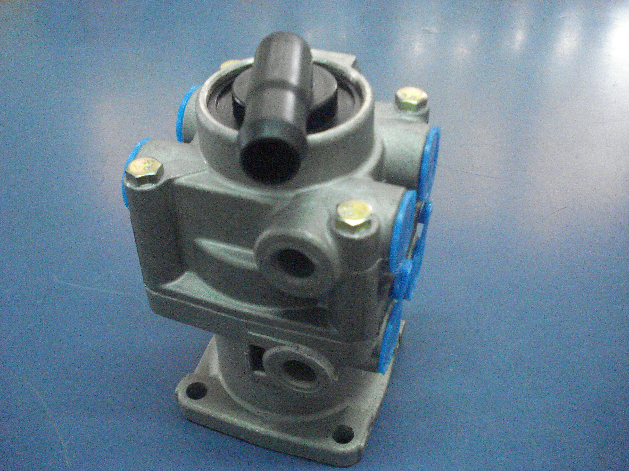 VALVULA PEDAL P/ SISTEMA DE FREIO AR p/CAMINHÕES