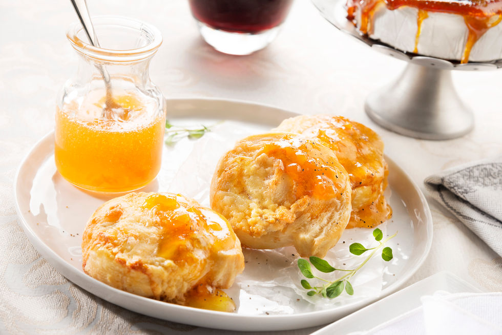 024 hojaldre de queso brie con salsa de chabacano_ok.jpg  