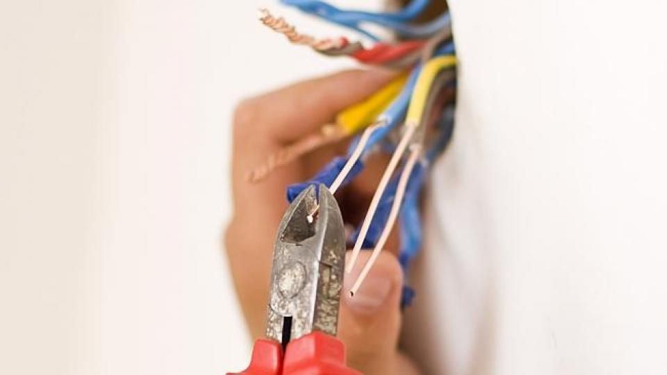 REPARAÇÕES ELÉCTRICAS