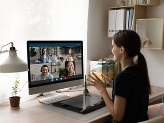 Woman undertaking Workplace Wellbeing Natters Mental Health Workplace training via video call