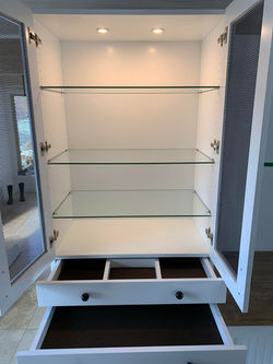 Upper Cabinet