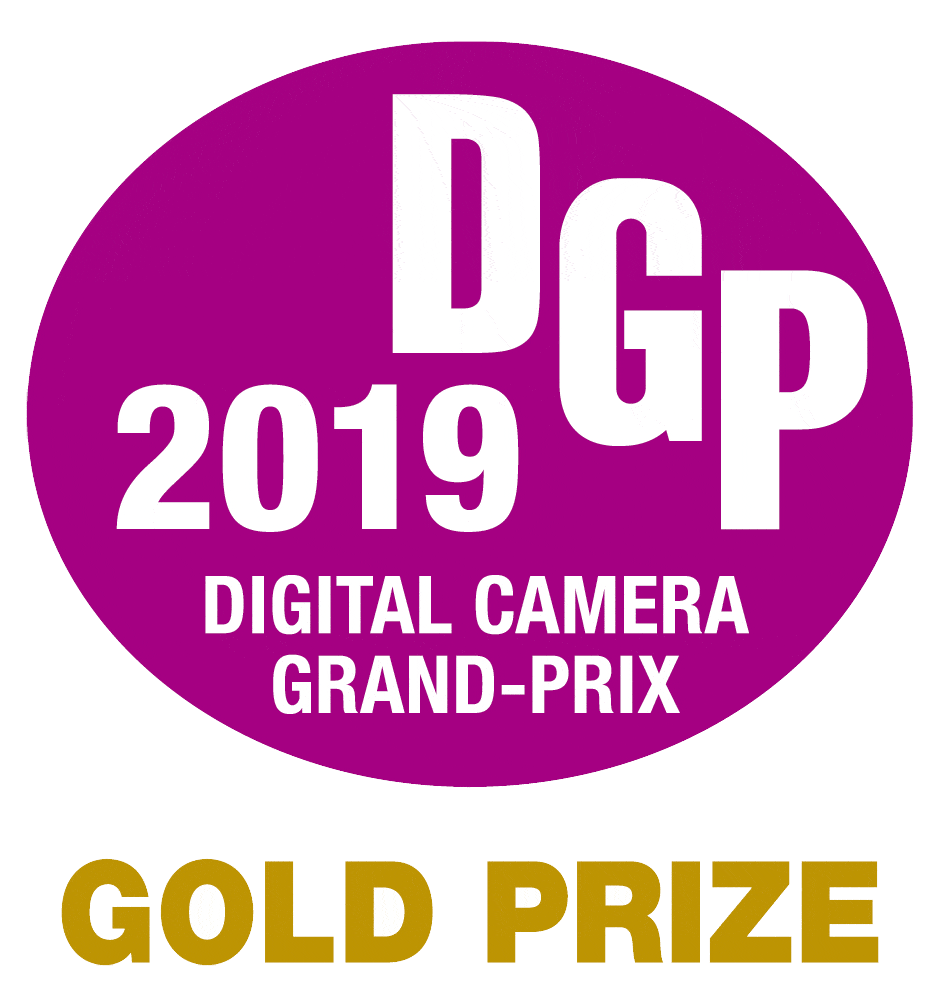 105mm-F1_4_-awards.gif