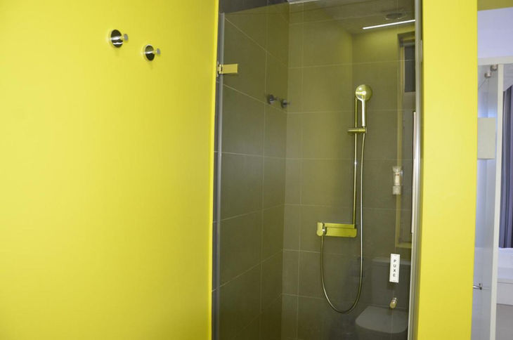 BATHROOM.jpeg