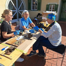 Workshop Objektreinigung Barbara Schönhart lernte uns das Reinigen der Objekte 