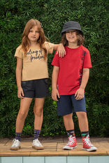 produção fotográfica de meias infantis para indústria têxtil por M2 Imagens